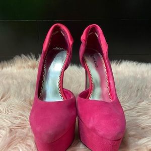 Bebe pink heel